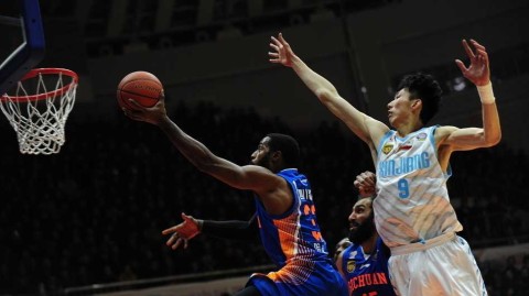 内线霸主与尖刀对攻：回顾CBA那些年的经典宿敌对决