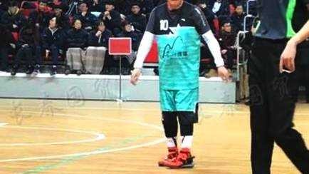 花甲之年仍叱咤篮坛，赵本山率队狂砍分获封“铁岭杜兰特”