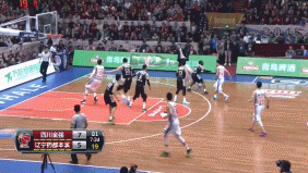 邓特蒙狂飙四十火力全开 韩德君梦幻舞步戏耍劲敌