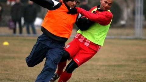 鲁能2-1客胜阿德莱德 亚冠资格赛客场龙再续神话