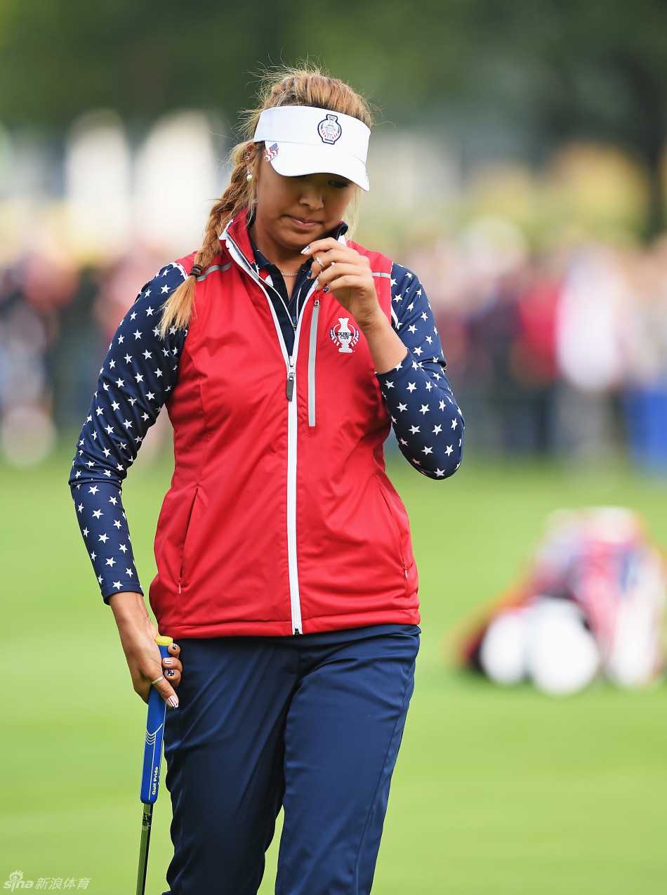 美国队最终实现史诗级逆转，队员们欢庆胜利，与清晨的泪水面形成鲜明对比，诠释了体育比赛的戏剧性与不确定性。