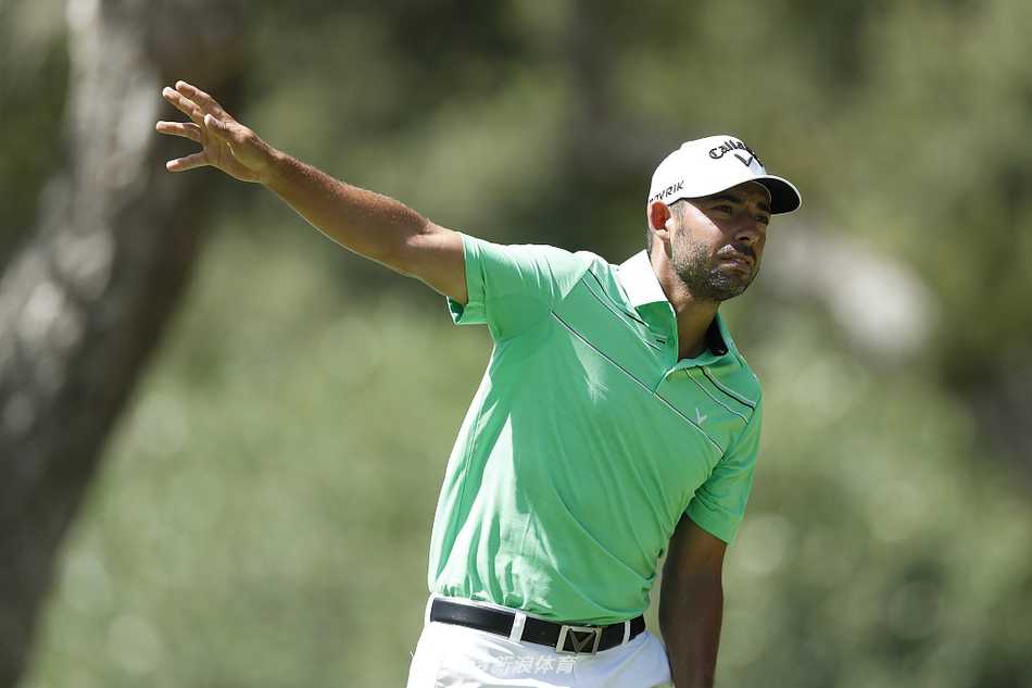 瓦尔德拉玛之战:卡特林坚守领先,凯梅尔紧追不舍,吴阿顺稳步前行 中国球员吴阿顺在瓦尔德拉玛的松林与沙坑间稳健挥杆,面对严峻挑战,他展现出三届欧巡赛冠军的沉稳与韧性。