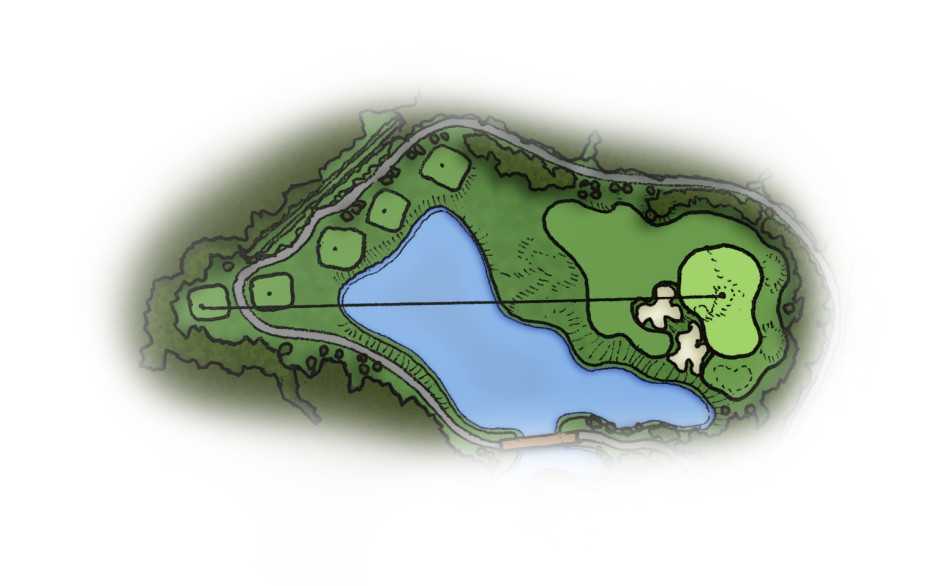 夕阳余晖为整个高尔夫球场披上金色纱衣，长长的球道影子和水面的倒影交织出宁静的黄昏画卷。