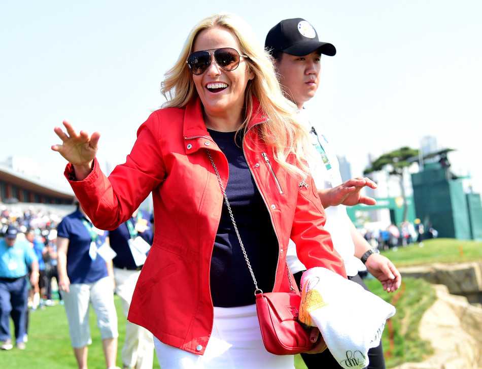 里奇·福勒的妻子艾莉森·斯托克曾是撑杆跳高运动员，她身穿运动装，展现健康活力的气质。