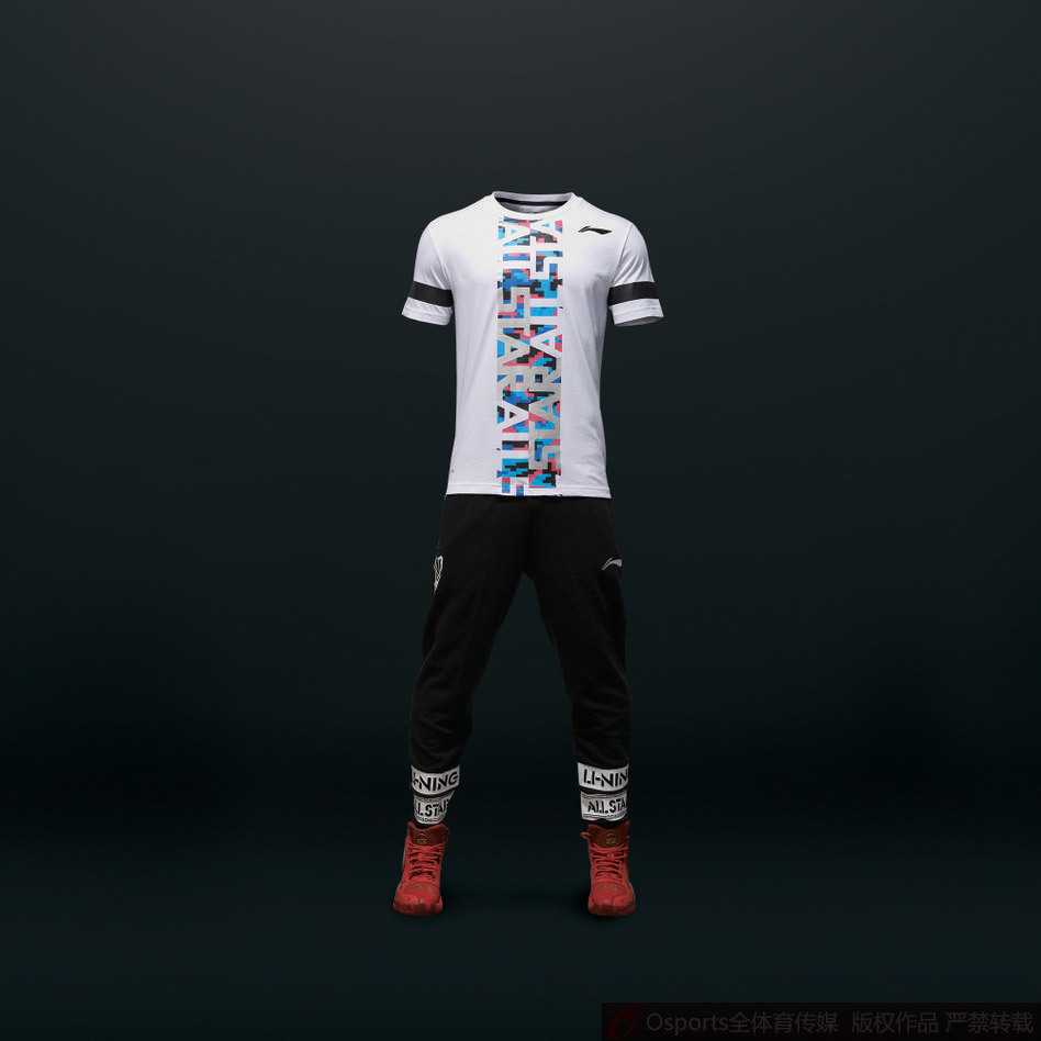 扣篮大赛中王潼腾空而起，身着北区全明星投篮服的他如同飞人一般，准备将球砸进篮筐。