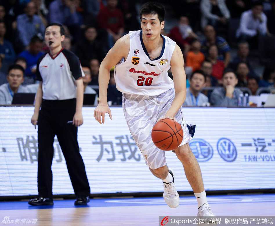 广东宏远豪取十一连胜,团队篮球助华南虎高歌猛进 任骏飞如利刃般持球强突,浙江防线在他面前形同虚设