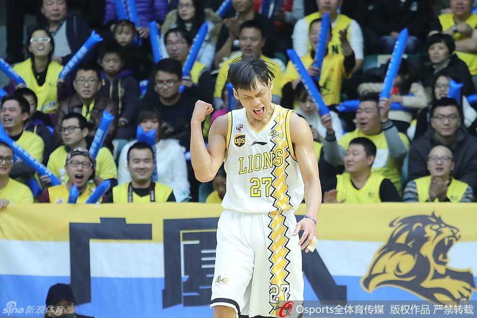 广厦力克山西的夜晚,宝岛双雄与“福库里”的激情协奏 林志杰命中关键三分后握拳怒吼,点燃主场激情