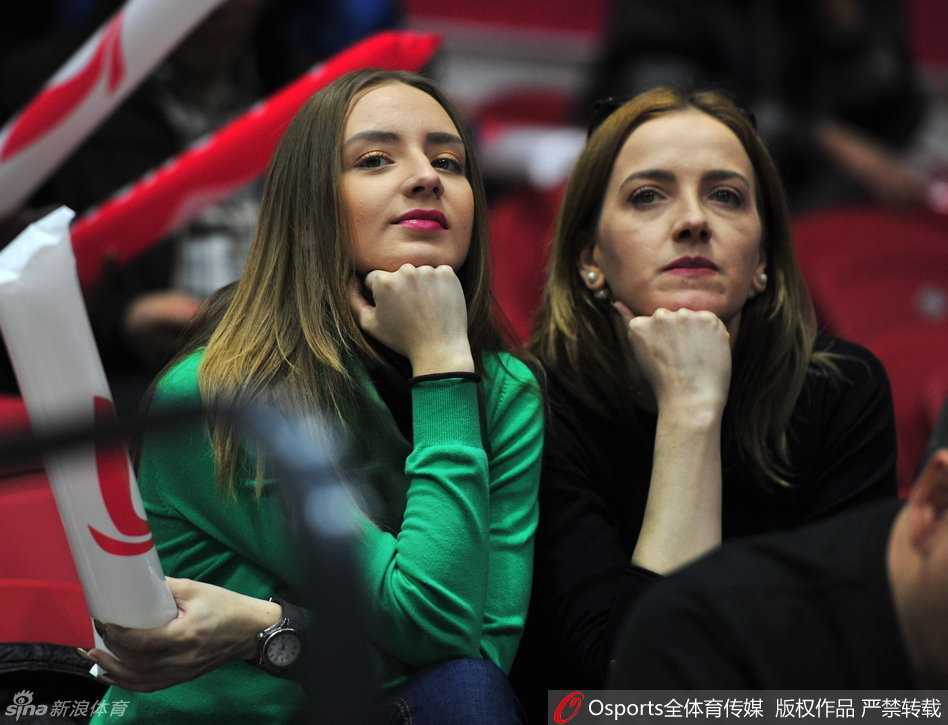 疆同激战国内球员闪耀赛场 布莱切强势背打,坦克式碾压上篮让同曦内线无可奈何