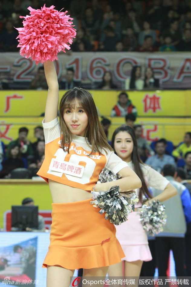 热舞过后，宝贝们带着灿烂的笑容跑下场，她们用汗水为激烈的比赛增添了动人的色彩。