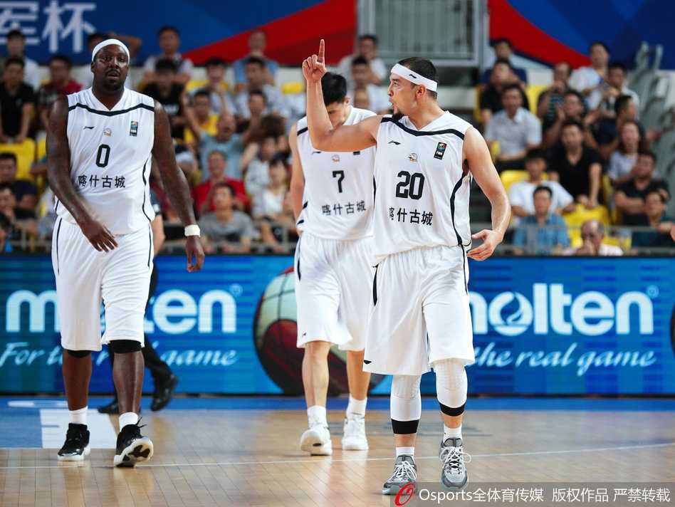 亚冠赛场新疆喀什古城遭西亚劲旅血洗 三十分分差敲响卫冕警钟 新疆队大外援布拉切在防守中移动缓慢,略显臃肿的身材显示他尚未恢复到比赛状态