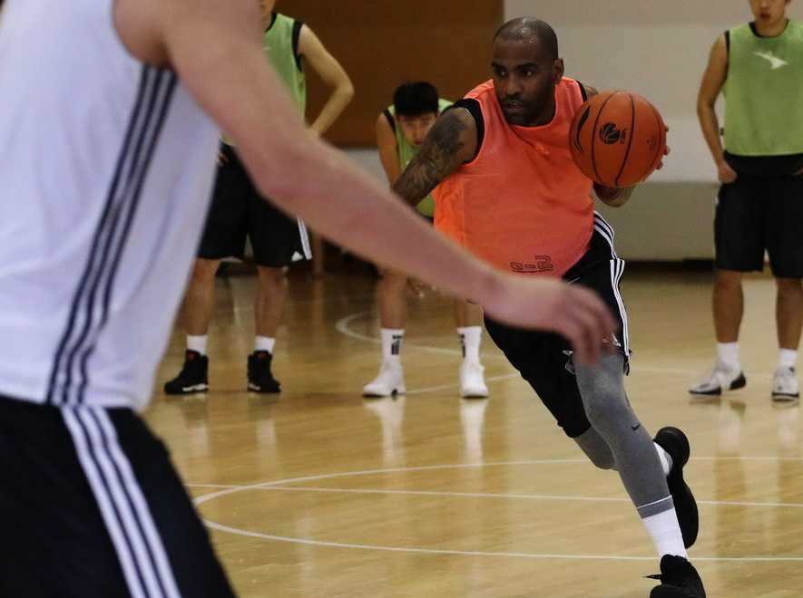 无论规则如何改变，对胜利的渴望从未改变。新赛季的CBA，让我们一起为城市而战。