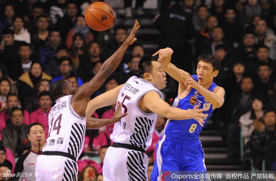 江苏肯帝亚外援马尚·布鲁克斯如蝴蝶穿花般摆脱辽宁队的防守，在韩德君补防之前高难度后仰跳投，皮球划过一道美妙的弧线空心入网，这一球也浇灭了辽宁队的反扑气焰。