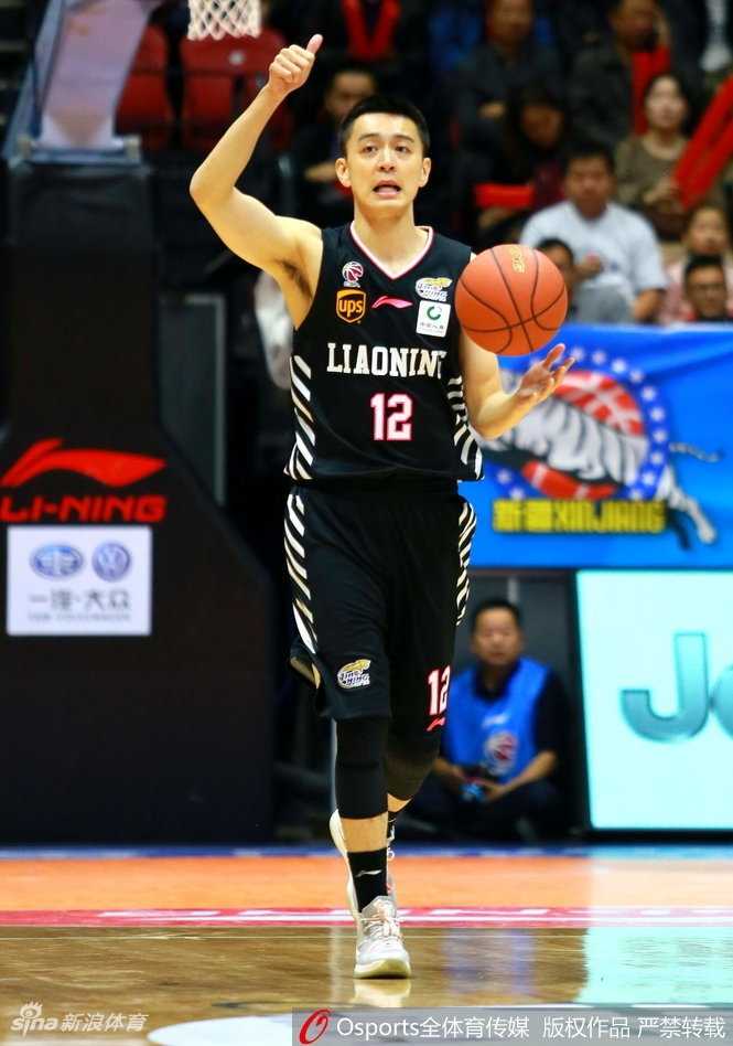 西热力江最后时刻出手三分，皮球在空中划过，全场目光聚焦于此，这记未能命中的投篮为这场史诗般的对决画上了句号。