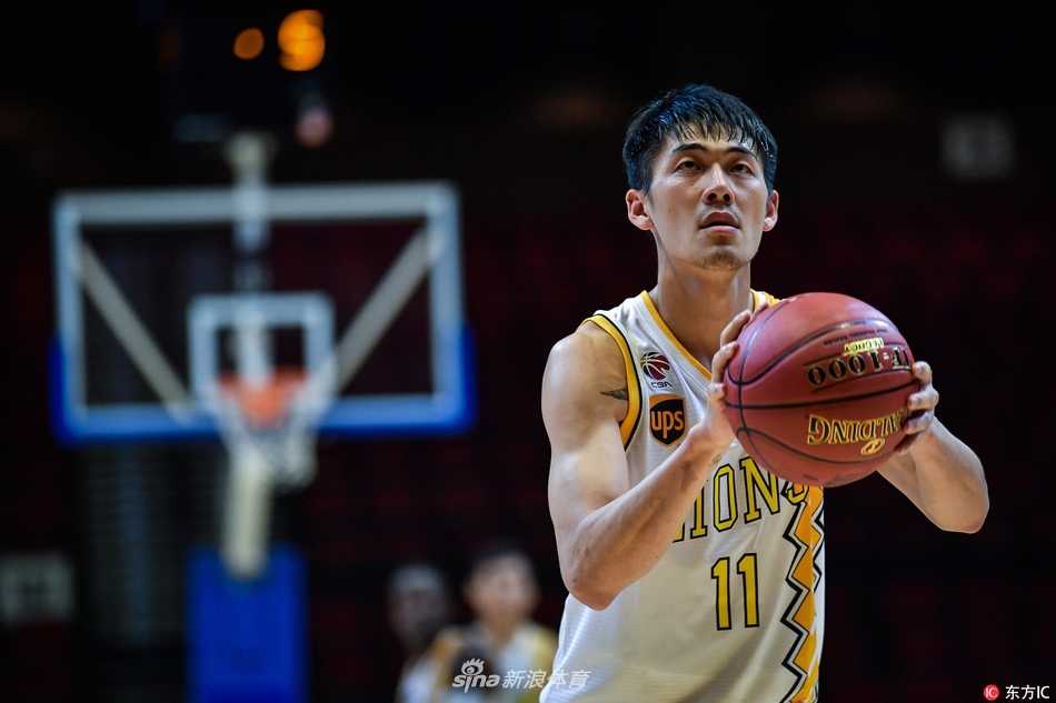 超级八澳门篮赛中日对决记,浙江广厦首战惜败千叶喷射机 苏若禹与博洛西斯合力封堵千叶外援爱德华兹,肌肉碰撞迸发激情