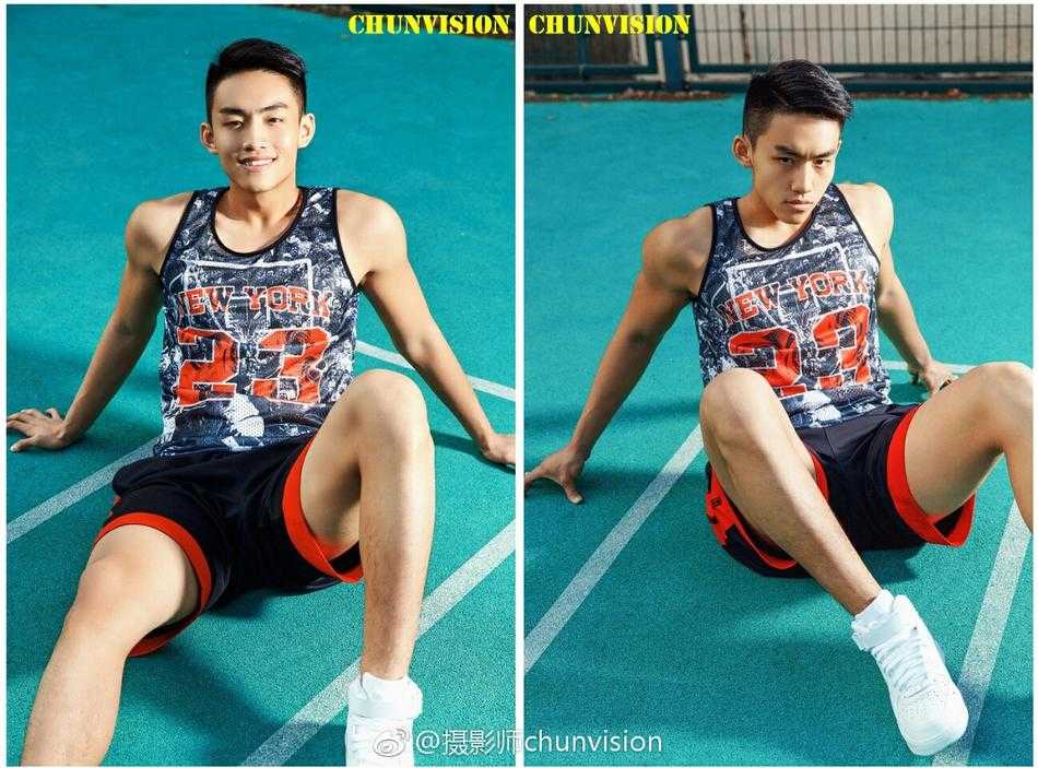 他如同一道黑色的闪电切入内线，尽管防守者奋力封盖，却只能成为他暴力美学背景板，定格在这张充满力量感的照片中。