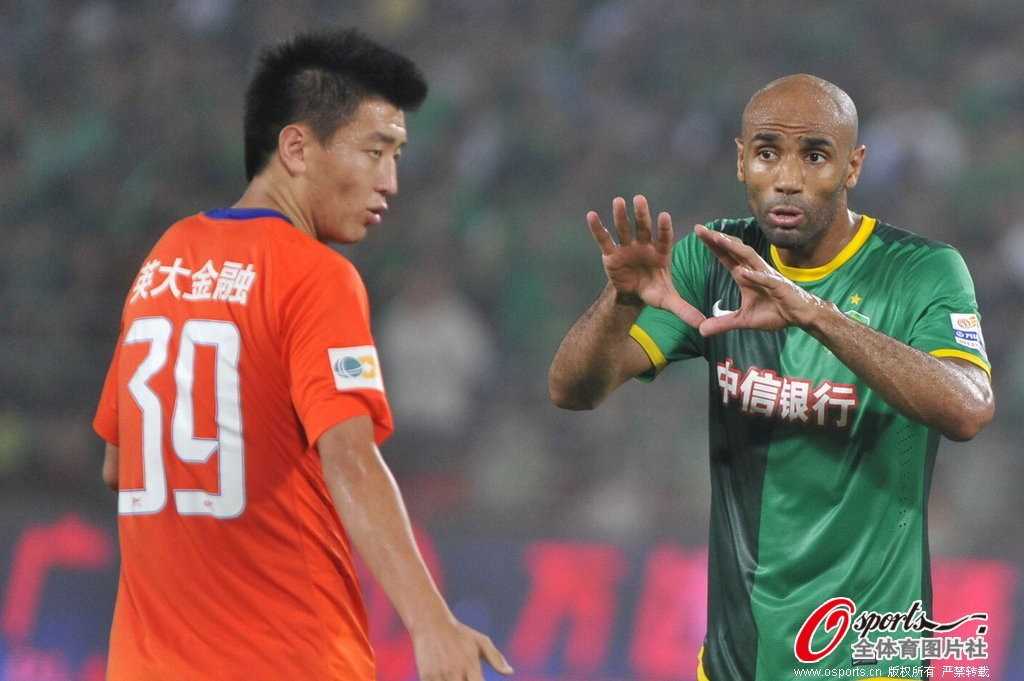 10人鲁能客场2-1胜国安取保级关键三分 10人鲁能客场2-1胜国安取保级关键三分