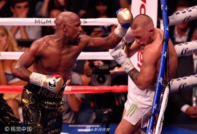 世纪金钱之战:梅威瑟TKO康纳书写50连胜神话 世纪金钱之战:梅威瑟TKO康纳书写50连胜神话