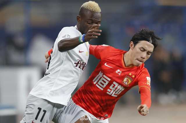 中超争冠格局剧变:恒大5球血洗华夏 中超争冠格局剧变:恒大5球血洗华夏