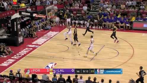 关于 2026 年 NBA 夏季联赛湖人对阵开拓者的搜索结果，暂时未能找到对应的完整比赛资讯与详细赛况。