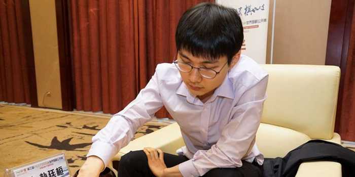 农心杯决胜局柯洁半目憾负朴廷桓 中国队无缘冠军 农心杯决胜局柯洁半目憾负朴廷桓 中国队无缘冠军