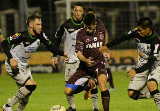 南部德比1-1平局收场