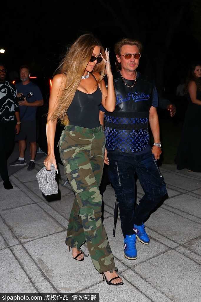 卡戴珊姐妹慈善赛揭秘：金·卡戴珊KO对手，科勒场边观战