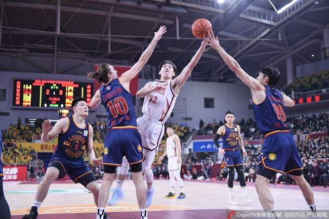 标题：中超保级战绿城3-0苏宁 拉蒙两射一传弑旧主