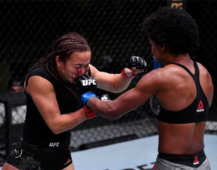 标题：黑色野兽折戟拉斯维加斯，刘易斯UFC 324遭TKO吞开门黑（29字）