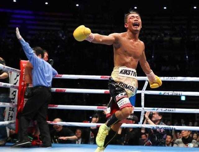 邹市明卫冕战惨遭TKO爆冷丢金腰带 木村翔上海滩封神