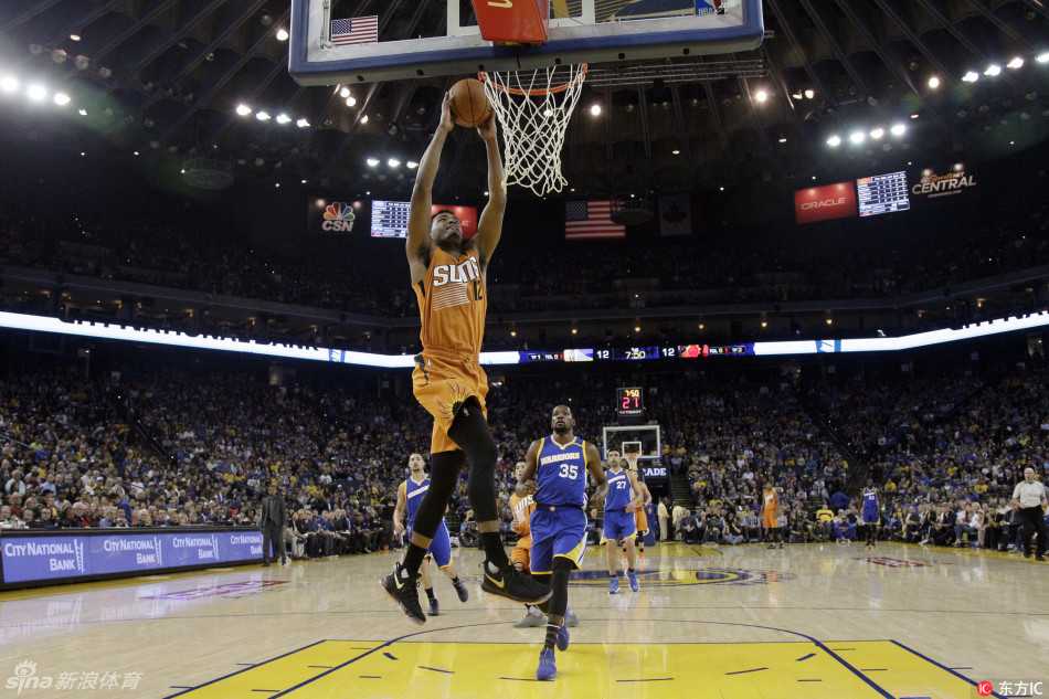 55记三分雨缔造14分逆转！残阵勇士客场掀翻太阳