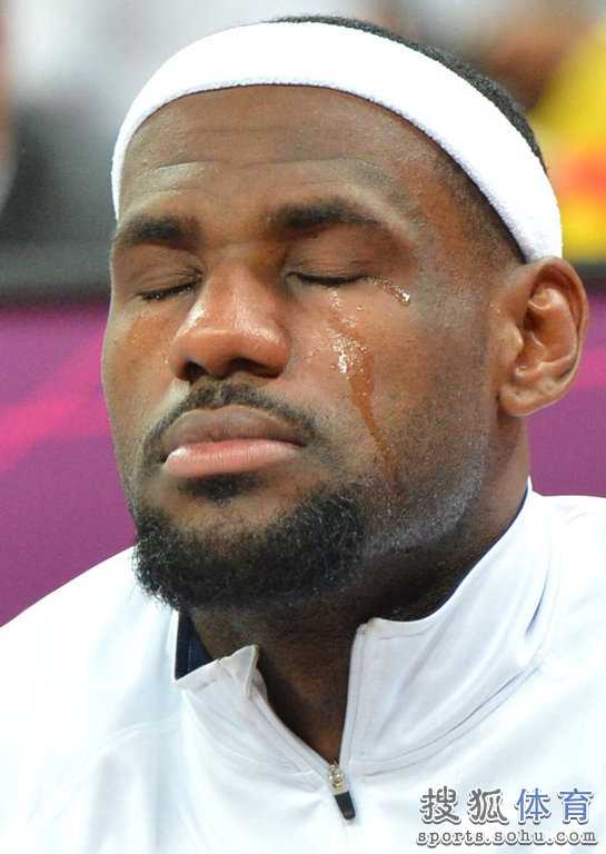 《2012热身赛国足0-1惜败西班牙，郑智失空门席尔瓦84分钟绝杀》