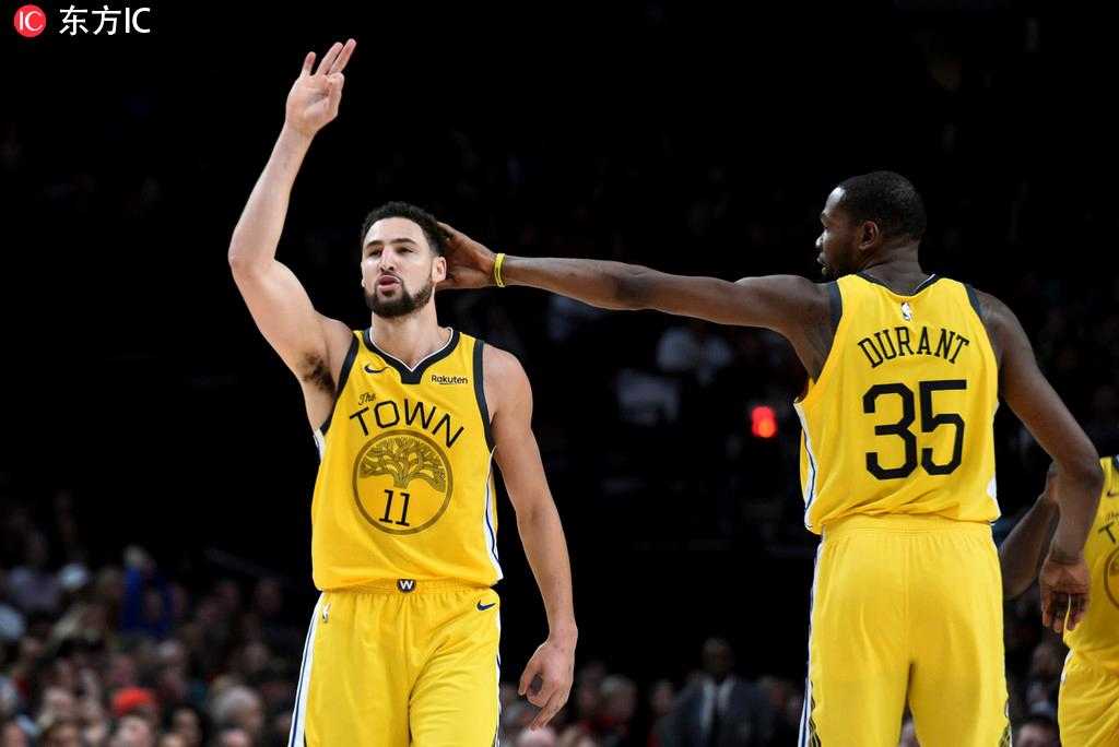 布克37+11率太阳爆冷客场擒勇士