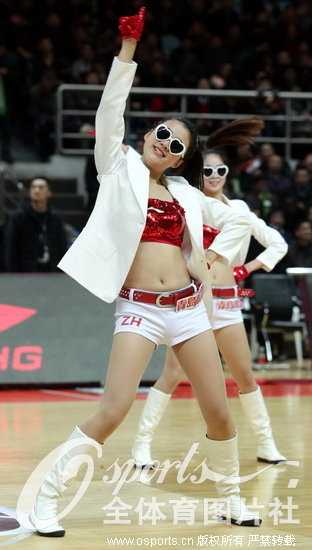 广东VS山东无缘四强！奎因空砍38+11，山东奇兵许梦君5记三分定胜局