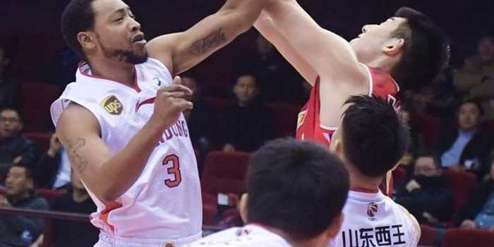 哈德森单节20分导演18分逆转 山东客胜八一