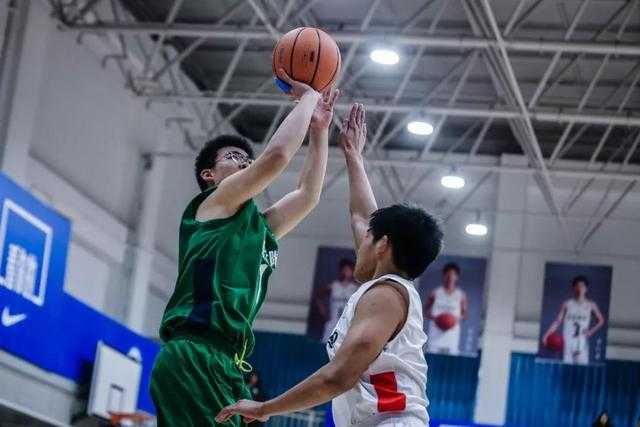 清华附中篮球王朝与京城德比的延续与蜕变