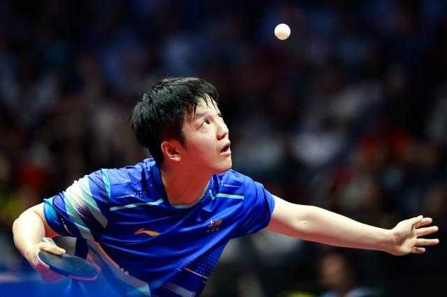 王楚钦完胜林高远挺进四强，国乒新老左手巅峰对话