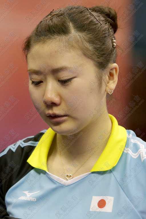 福原爱3-0领先遭惊天逆转 心态崩盘含泪致歉