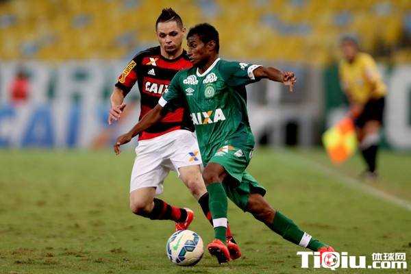 空难重生后沙佩科恩斯客场2-1逆转苏利亚