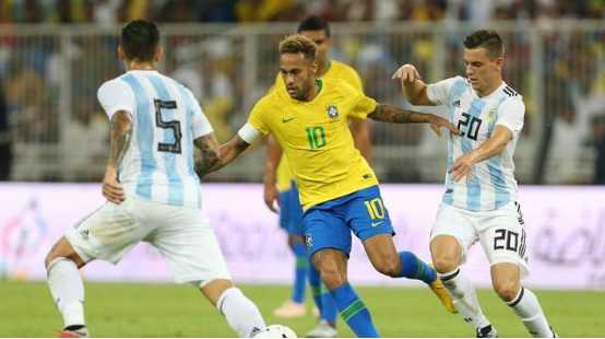 阿根廷2-0巴拿马：梅西800球里程碑之夜