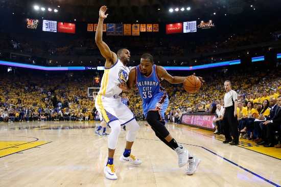 雷霆横扫勇士！亚历山大27+5+5决胜三分锁定胜局