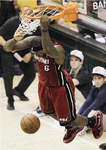 韦德23分超越乔丹 热火客场绝杀黄蜂3-3