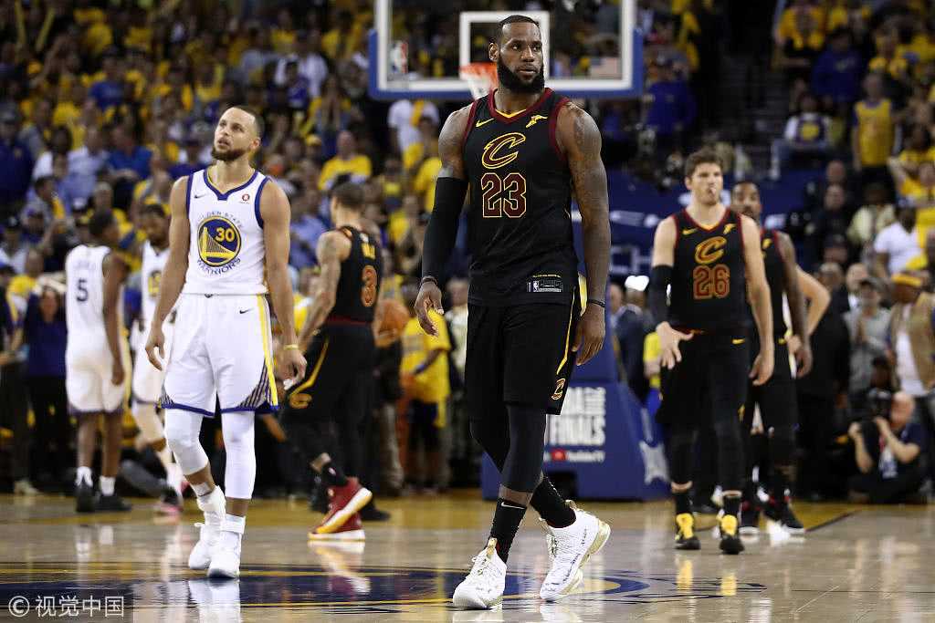 骑士118-111勇士：斯特鲁斯6记三分+哈登致命抛投